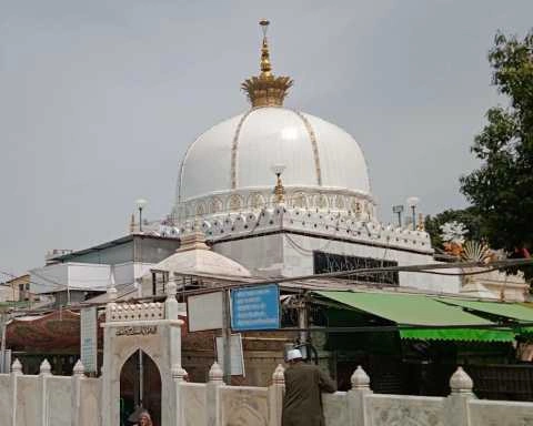 Ajmer Sharif Dargah (Nearby Excursion)