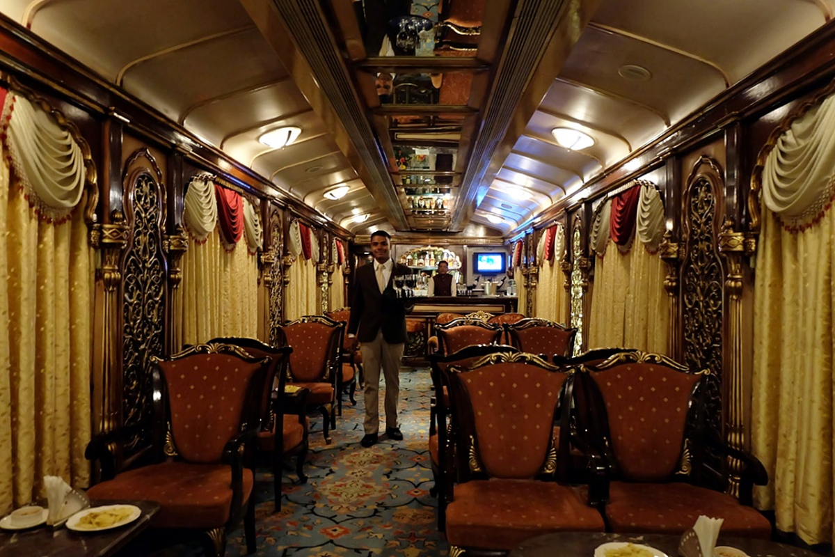 golden chariot train tour package