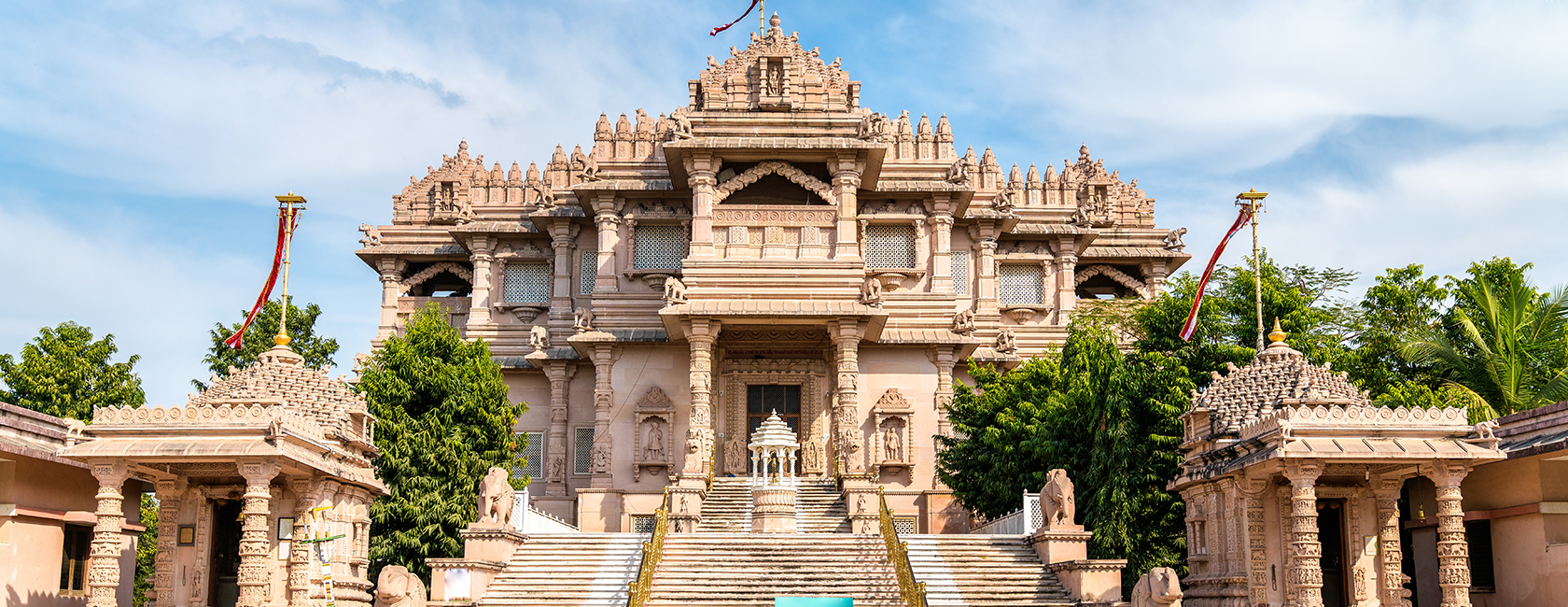 Gujarat with Temples, Lions and White Deserts